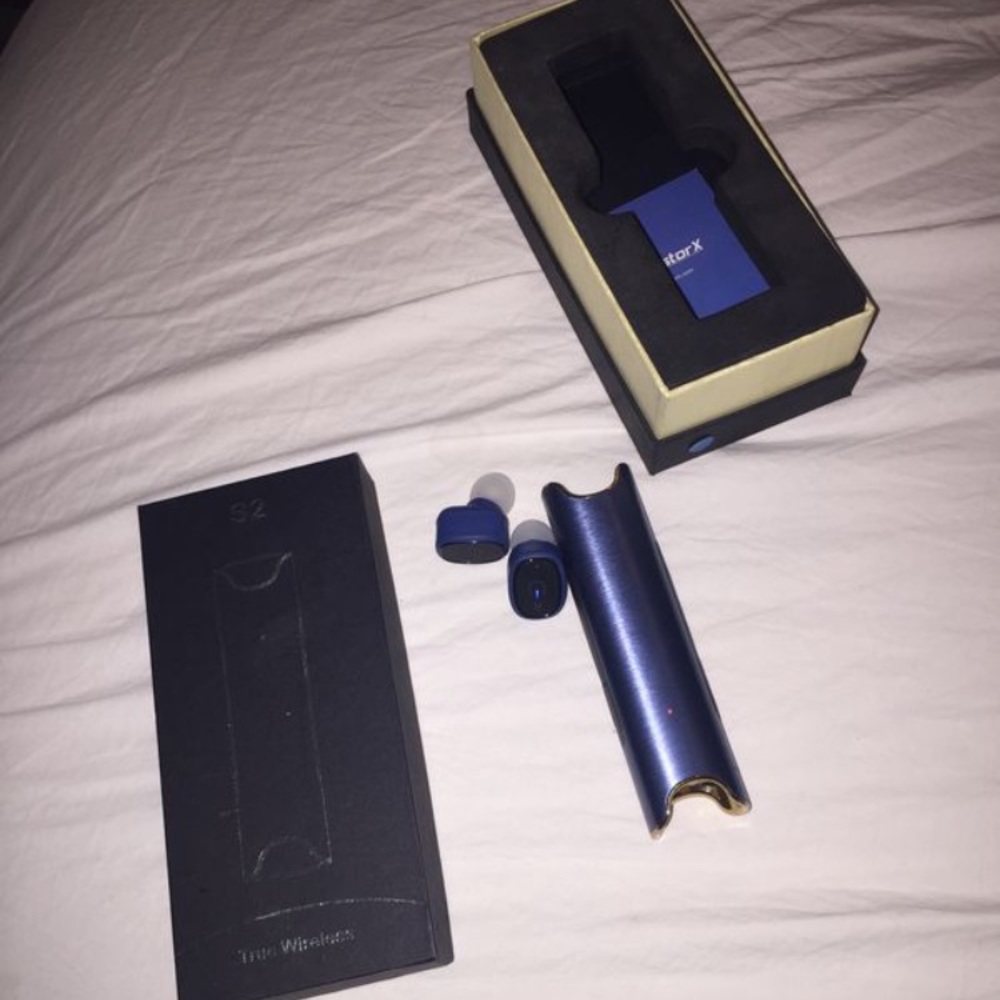 Wireless  earphones